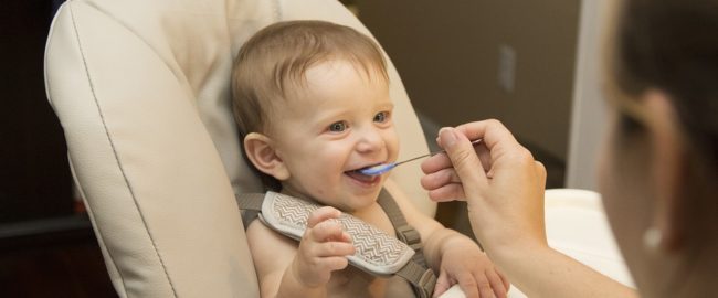 Rozszerzanie diety niemowlaka jest proste. Trzymaj się tylko sprawdzonych zasad