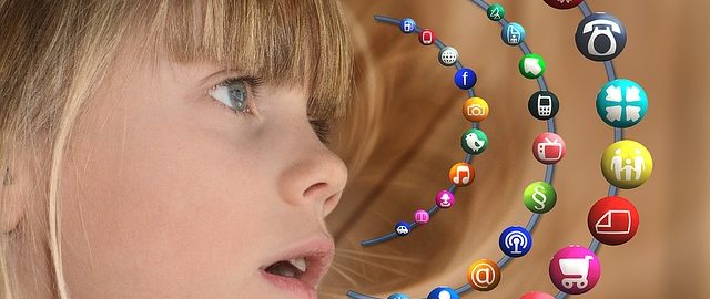 Momio, czyli Facebook dla dzieci. Opinia rodzica