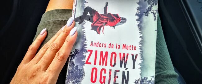 Zimowy ogień – Anders de la Motte