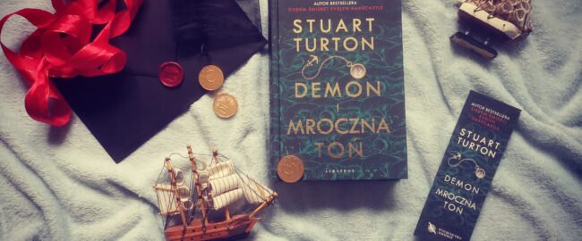 Demon i mroczna toń – Stuart Turton