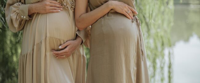 Dwie biologiczne matki, jedno dziecko. Czym jest ciąża współdzielona?