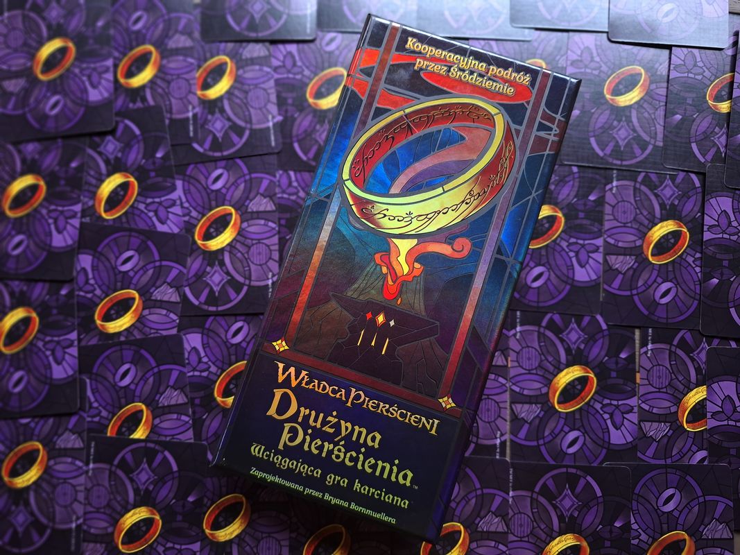 Władca Pierścieni: Drużyna Pierścienia – rodzinna gra karciana, która uczy współpracy