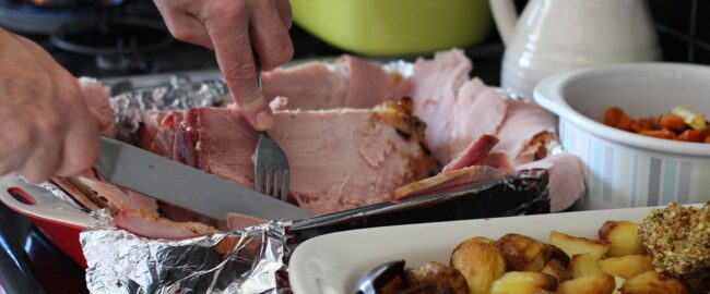 Świąteczne przejedzenie – jak pomóc dziecku i sobie?