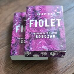 Fiolet – Małgorzata Oliwia Sobczak